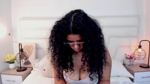 Snapshot of ellie_alves chatting on 12.23.24 Ellie online show from 12.23.24