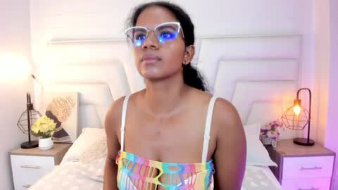 Snapshot of ellie_alves chatting on 01.22.25 Ellie online show from 01.22.25