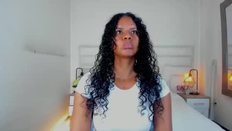 Snapshot of ellie_alves chatting on 02.10.25 Ellie online show from 02.10.25