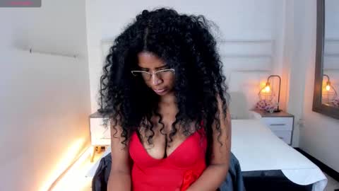Snapshot of ellie_alves chatting on 02.14.25 Ellie online show from 02.14.25