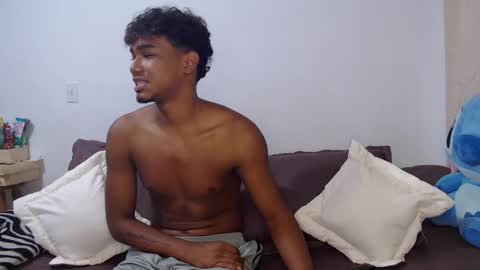 Snapshot of ellie_andy19 chatting on 02.17.25 kev  dani online show from 02.17.25