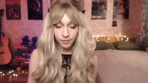 Snapshot of ellie_friendly chatting on 01.14.25 ellie_friendly online show from 01.14.25