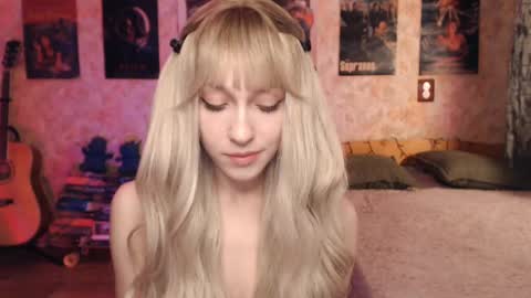 Snapshot of ellie_friendly chatting on 02.02.25 ellie_friendly online show from 02.02.25