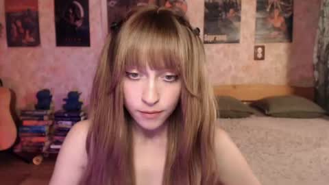 Snapshot of ellie_friendly chatting on 06.15.26 ellie_friendly online show from 06.15.26