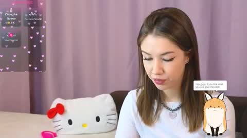 Snapshot of ellie_miller_ chatting on 10.06.25 ellie online show from 10.06.25