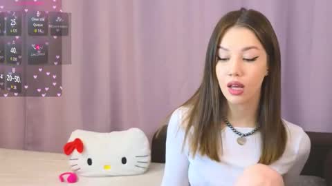 Snapshot of ellie_miller_ chatting on 10.12.25 ellie online show from 10.12.25