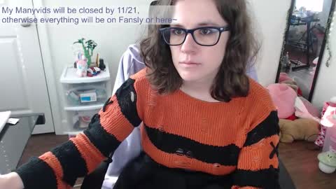 Ellie Charmful online show from 11.18.25