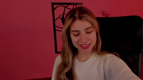 Snapshot of elliecutes chatting on 12.21.24 elliecutes online show from 12.21.24