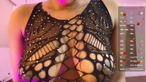 Snapshot of elliee_alves chatting on 04.22.26 elliee_alves online show from 04.22.26