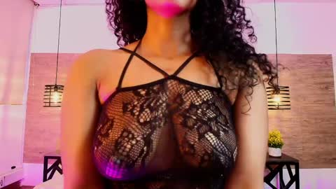Snapshot of elliee_alves chatting on 04.27.26 elliee_alves online show from 04.27.26
