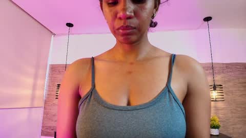 Snapshot of elliee_alves chatting on 06.01.26 elliee_alves online show from 06.01.26