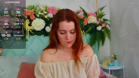 Snapshot of ellielarson chatting on 10.05.25 EllieLarson online show from 10.05.25
