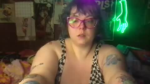 Ellie Louise online show from 03.07.25