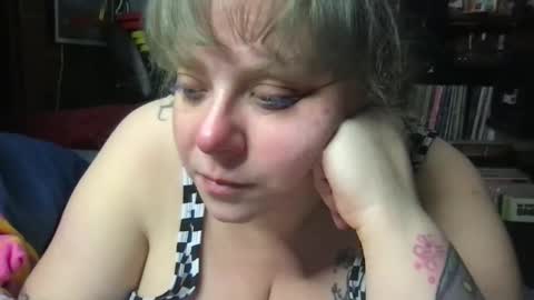 Ellie Louise online show from 11.05.25