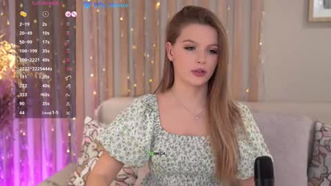 Ellie Moore online show from 02.10.25