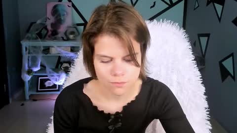 elliemurler online show from 10.18.25