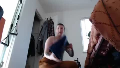 Ellie Rowyn online show from 12.15.25