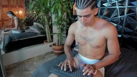 Snapshot of elliot_colton chatting on 11.12.25 Elloit Colton online show from 11.12.25