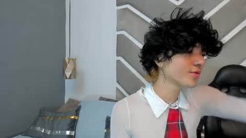 Snapshot of elliotvolkov chatting on 07.24.26 elliotvolkov online show from 07.24.26