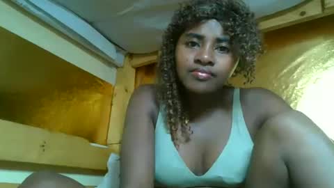 Snapshot of ellodi chatting on 06.24.26 Ellodi online show from 06.24.26