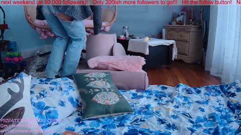 Snapshot of ells_palace chatting on 12.26.24 Ella Bella Bo Bella online show from 12.26.24