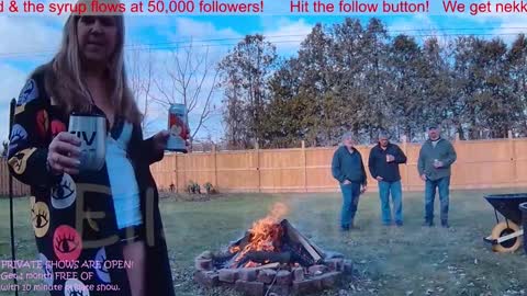 Snapshot of ells_palace chatting on 12.28.24 Ella Bella Bo Bella online show from 12.28.24