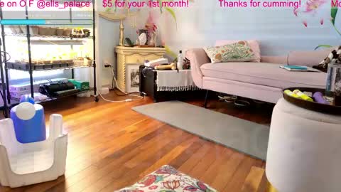 Snapshot of ells_palace chatting on 05.01.26 Ella Bella Bo Bella online show from 05.01.26