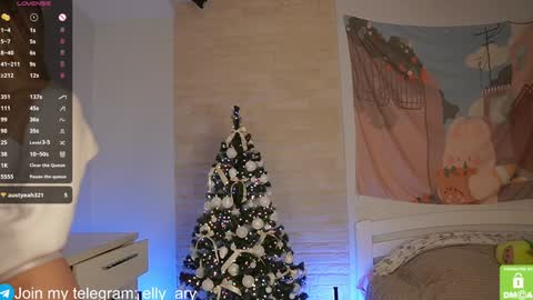 Snapshot of elly_ary chatting on 01.08.25 elly_ary online show from 01.08.25