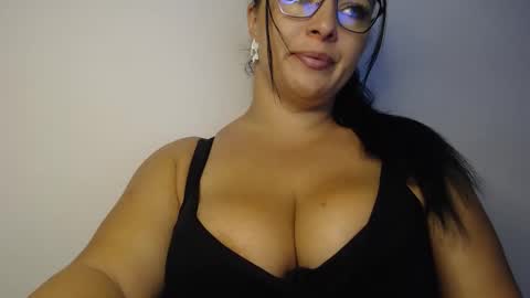 Snapshot of elly_denise chatting on 09.19.25 Denise online show from 09.19.25