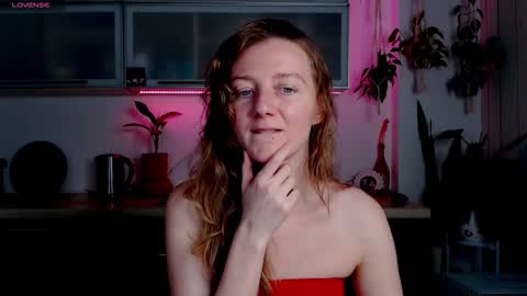 elly_helly online show from 10.29.25