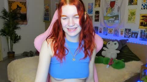 Snapshot of elly_milas chatting on 12.02.24 Elly     Fansly  online show from 12.02.24