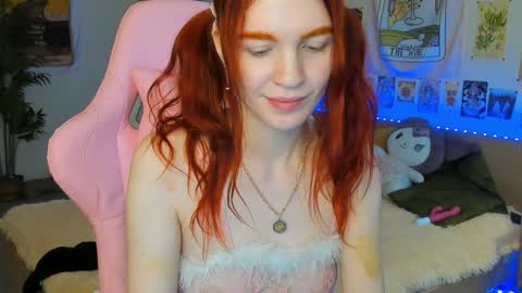 Snapshot of elly_milas chatting on 12.16.24 Elly     Fansly  online show from 12.16.24