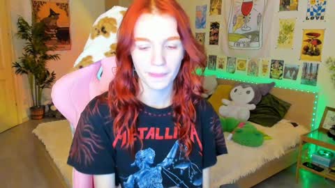 Snapshot of elly_milas chatting on 01.14.25 Elly     Fansly  online show from 01.14.25