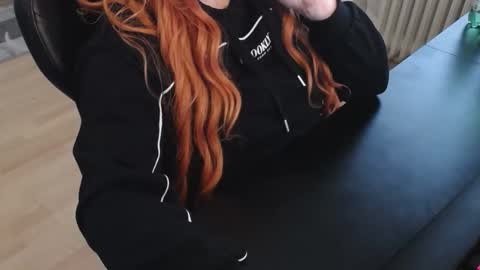 Elly online show from 11.11.25