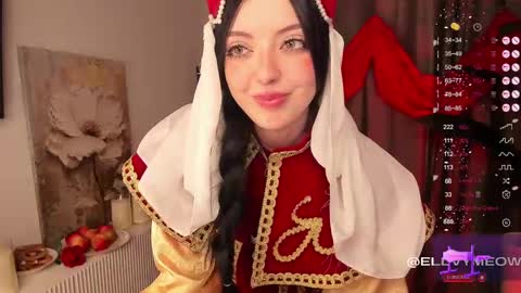 Snapshot of ellyford chatting on 03.08.25 Elly online show from 03.08.25