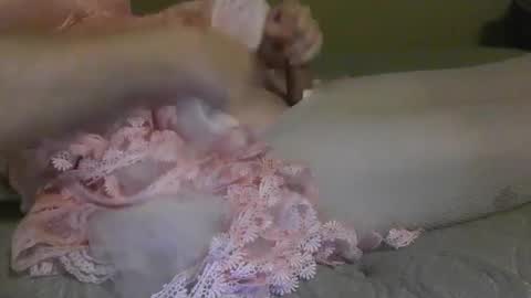 Snapshot of ellyjellybean chatting on 10.13.25 ellyjellybean online show from 10.13.25