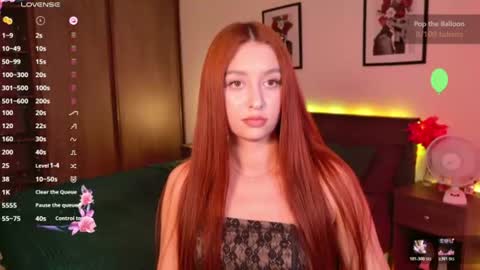 Snapshot of ellypeach chatting on 06.18.26 EllyPeach online show from 06.18.26