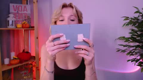 Elly online show from 11.03.25