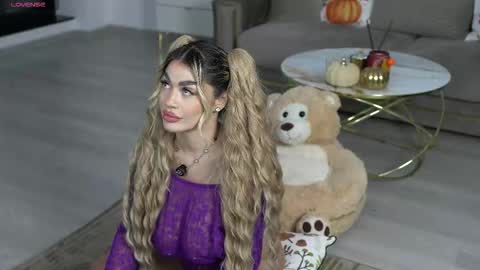 Elly online show from 10.16.25