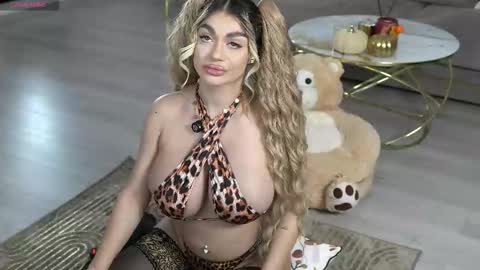 Elly online show from 10.17.25