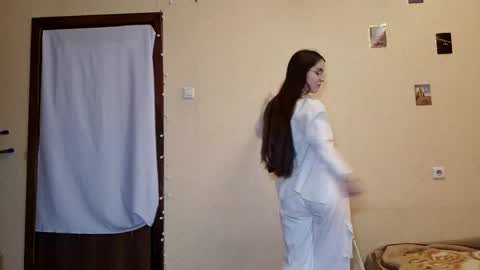 Kate online show from 04.15.26