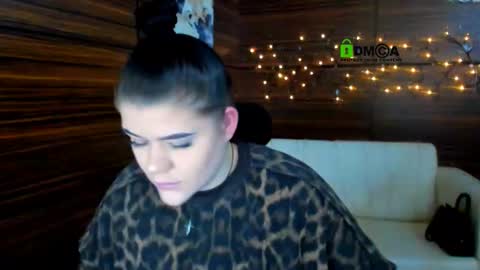 Elmi online show from 02.08.25