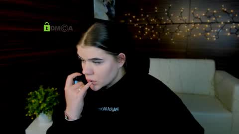 Elmi online show from 02.11.25