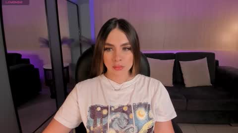 Snapshot of eloisaolivero chatting on 10.08.25 ELOISA OLIVERO online show from 10.08.25