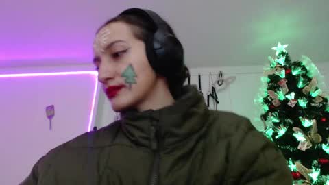 Chelsea  Please help me to reach 100 thumbs up online show from 12.17.24