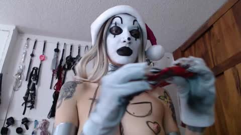 Chelsea  Please help me to reach 100 thumbs up online show from 12.31.24