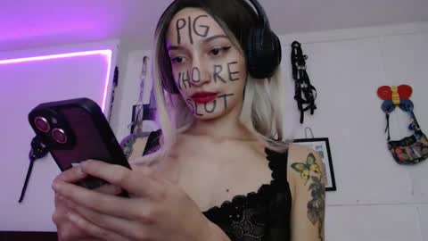 Chelsea  Please help me to reach 100 thumbs up online show from 01.14.25