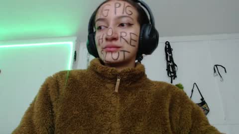 Chelsea  Please help me to reach 100 thumbs up online show from 01.30.25