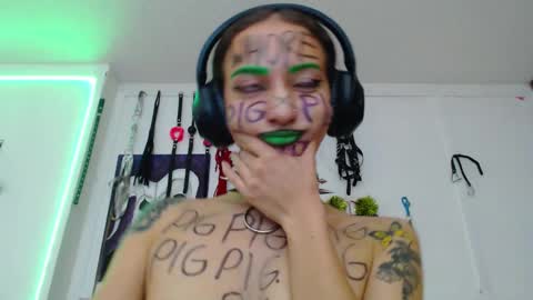 Chelsea  Please help me to reach 100 thumbs up online show from 02.06.25