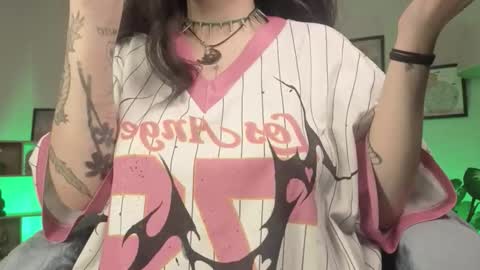 Snapshot of eloisee_ chatting on 11.25.25 Eloise . online show from 11.25.25